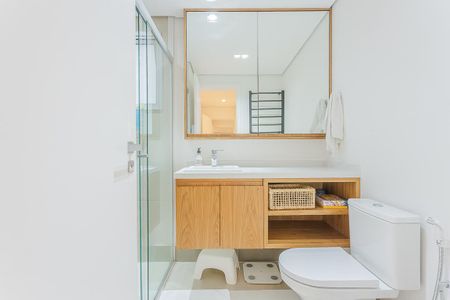 Apartamento à venda com 105m², 2 quartos e 2 vagas Apartamento à venda com 105m², 2 quartos e 2 vagasBanheiro da Suíte