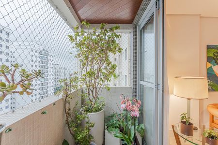 Varanda de kitnet/studio à venda com 2 quartos, 105m² em Sumarezinho, São Paulo