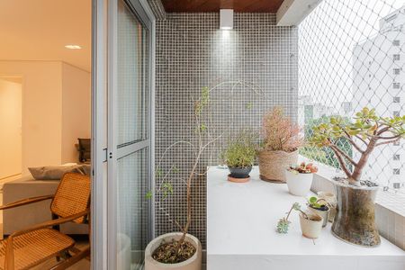 Apartamento à venda com 105m², 2 quartos e 2 vagas Apartamento à venda com 105m², 2 quartos e 2 vagasVaranda