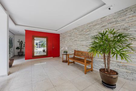 Apartamento à venda com 105m², 2 quartos e 2 vagasHall social