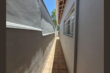 Casa à venda com 134m², 3 quartos e 3 vagas Casa à venda com 134m², 3 quartos e 3 vagasCorredor