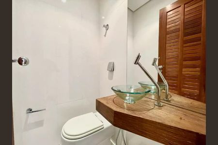 Apartamento para alugar com 117m², 2 quartos e 2 vagasBanheiro social