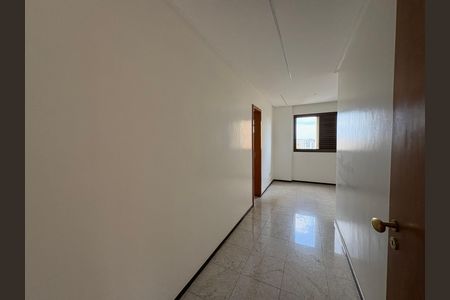Apartamento à venda com 4 quartos, 305m² em Setor Bueno, Goiânia