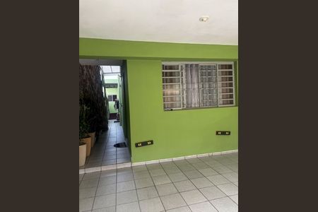 Casa à venda com 150m², 3 quartos e 2 vagasCorredor