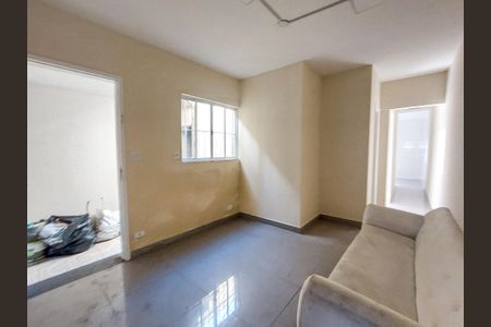 Sala de casa para alugar com 2 quartos, 70m² em Jardim Dom Bosco, São Paulo