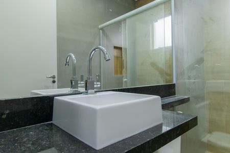 Casa de condomínio para alugar com 170m², 3 quartos e 3 vagasBanheiro Social