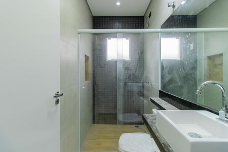Casa de condomínio para alugar com 170m², 3 quartos e 3 vagasBanheiro do Quarto 3 - Suíte