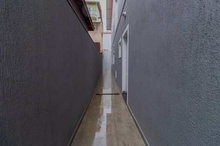 Casa de condomínio para alugar com 170m², 3 quartos e 3 vagasCorredor lateral