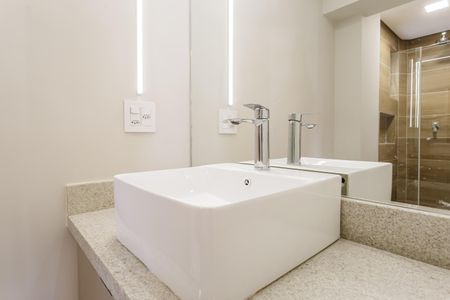 Apartamento à venda com 72m², 2 quartos e 1 vaga Apartamento à venda com 72m², 2 quartos e 1 vagaBanheiro da Suíte