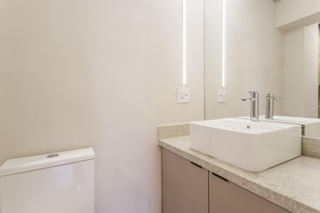 Apartamento à venda com 72m², 2 quartos e 1 vaga Apartamento à venda com 72m², 2 quartos e 1 vagaBanheiro da Suíte