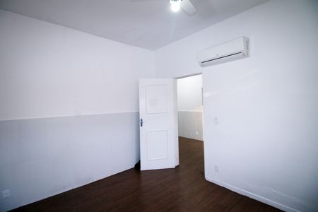 Quarto 2 de casa à venda com 2 quartos, 70m² em Ramos, Rio de Janeiro