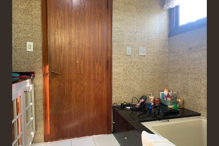 Apartamento à venda com 300m², 3 quartos e 2 vagasBanheiro da Suíte