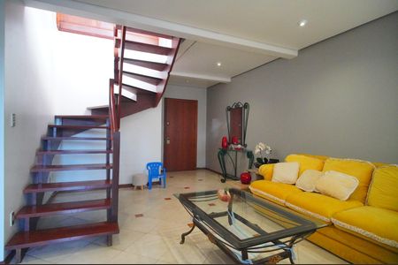Apartamento à venda com 300m², 3 quartos e 2 vagasSala