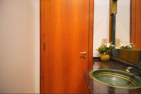 Apartamento à venda com 300m², 3 quartos e 2 vagasLavabo
