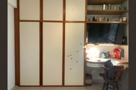 Apartamento à venda com 300m², 3 quartos e 2 vagasQuarto 1