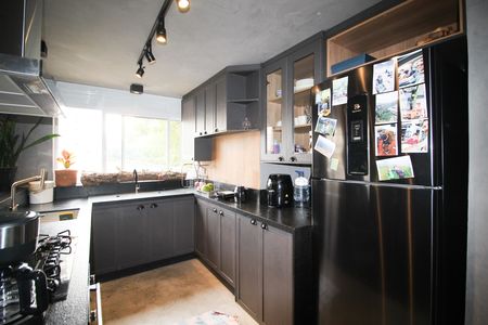 Cozinha de apartamento para alugar com 2 quartos, 88m² em Indianópolis, São Paulo