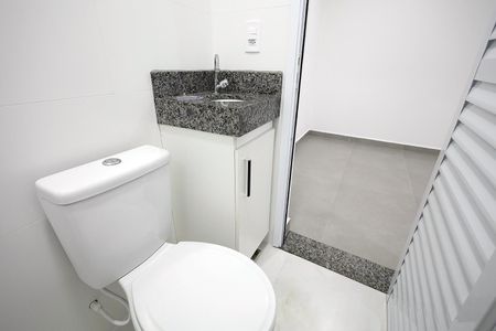Banheiro de apartamento para alugar com 1 quarto, 48m² em Vila Humaita, Santo André