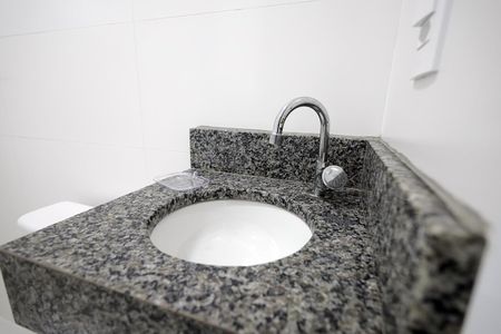 Banheiro de apartamento para alugar com 1 quarto, 48m² em Vila Humaita, Santo André