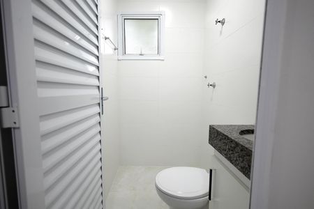 Banheiro de apartamento para alugar com 1 quarto, 48m² em Vila Humaita, Santo André