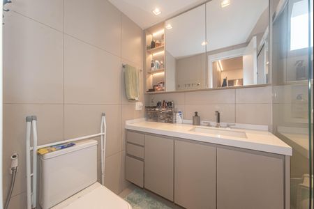 Banheiro da Suíte 2 de apartamento para alugar com 2 quartos, 110m² em Campo Belo, São Paulo