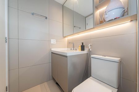 Apartamento para alugar com 110m², 2 quartos e 2 vagas Apartamento para alugar com 110m², 2 quartos e 2 vagasBanheiro da Suíte 1
