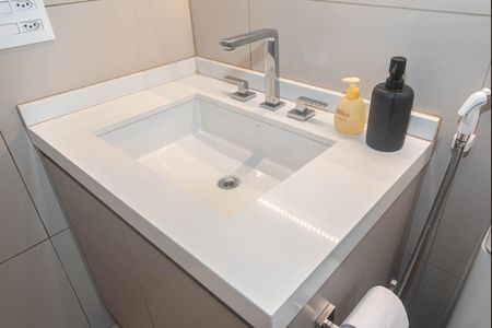 Apartamento para alugar com 110m², 2 quartos e 2 vagas Apartamento para alugar com 110m², 2 quartos e 2 vagasBanheiro da Suíte 1