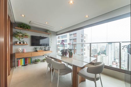 Apartamento para alugar com 110m², 2 quartos e 2 vagas Apartamento para alugar com 110m², 2 quartos e 2 vagasVaranda