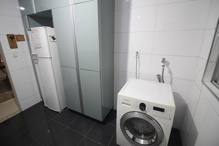 Apartamento à venda com 120m², 3 quartos e sem vagaCozinha e Área de Serviço