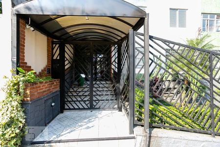Apartamento para alugar com 78m², 2 quartos e 1 vaga Apartamento para alugar com 78m², 2 quartos e 1 vagaFachada