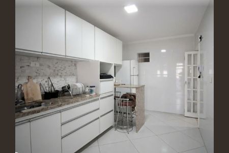 Cozinha de apartamento para alugar com 2 quartos, 78m² em Vila Ester (Zona Norte), São Paulo