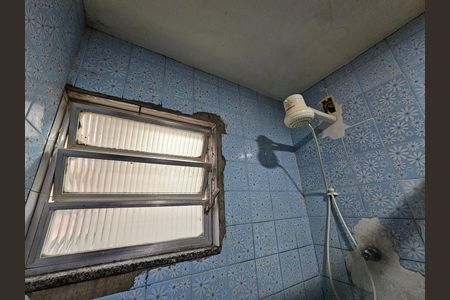 Banheiro de apartamento para alugar com 2 quartos, 49m² em Taquara, Rio de Janeiro