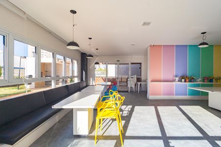 Apartamento à venda com 110m², 3 quartos e 2 vagas Apartamento à venda com 110m², 3 quartos e 2 vagasSalão de Festas
