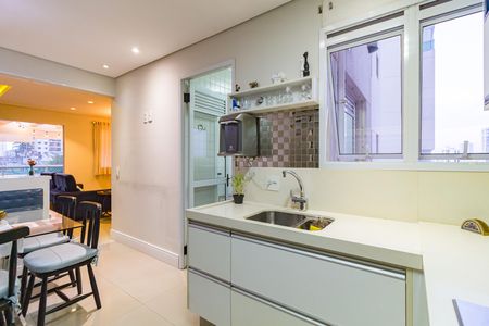 Apartamento à venda com 110m², 3 quartos e 2 vagas Apartamento à venda com 110m², 3 quartos e 2 vagasCozinha