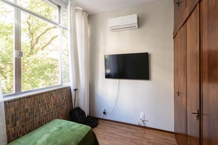 Apartamento à venda com 160m², 5 quartos e 2 vagasQuarto 4
