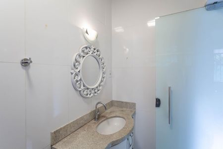 Casa de condomínio para alugar com 65m², 2 quartos e 1 vagaBanheiro social 