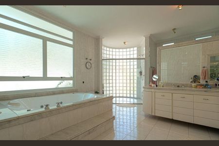 Foto 04 de casa de condomínio à venda com 4 quartos, 1100m² em Alphaville Residencial Zero, Barueri