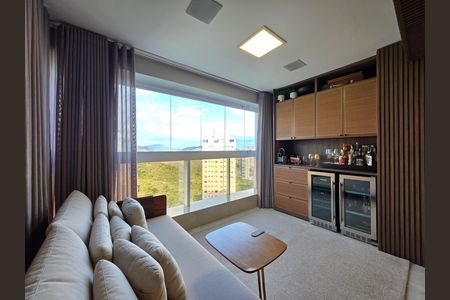 Apartamento à venda com 126m², 4 quartos e 3 vagas Apartamento à venda com 126m², 4 quartos e 3 vagasVaranda