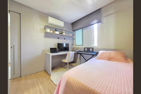 Apartamento à venda com 126m², 4 quartos e 3 vagas Apartamento à venda com 126m², 4 quartos e 3 vagasQuarto semi-suíte 4