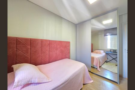Apartamento à venda com 126m², 4 quartos e 3 vagas Apartamento à venda com 126m², 4 quartos e 3 vagasQuarto semi-suíte 4