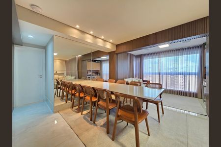 Apartamento à venda com 126m², 4 quartos e 3 vagas Apartamento à venda com 126m², 4 quartos e 3 vagasSala