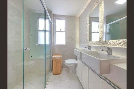 Apartamento à venda com 126m², 4 quartos e 3 vagas Apartamento à venda com 126m², 4 quartos e 3 vagasBanheiro da Suíte 1
