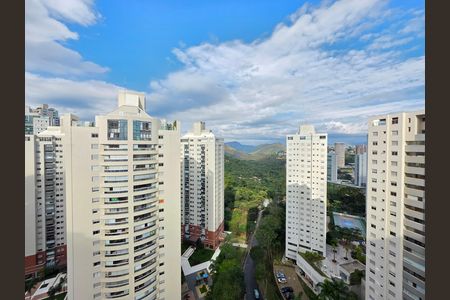 Apartamento à venda com 126m², 4 quartos e 3 vagas Apartamento à venda com 126m², 4 quartos e 3 vagasVista