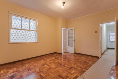 Sala de casa para alugar com 3 quartos, 140m² em Vila Ipiranga, Porto Alegre