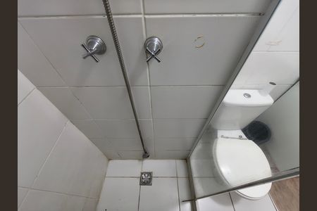 Apartamento para alugar com 70m², 2 quartos e 1 vaga Apartamento para alugar com 70m², 2 quartos e 1 vagaBanheiro social