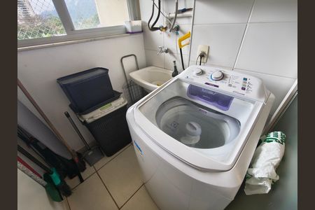 Área de serviço de apartamento para alugar com 2 quartos, 70m² em Curicica, Rio de Janeiro