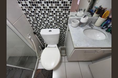 Apartamento para alugar com 70m², 2 quartos e 1 vaga Apartamento para alugar com 70m², 2 quartos e 1 vagaBanheiro da Suíte
