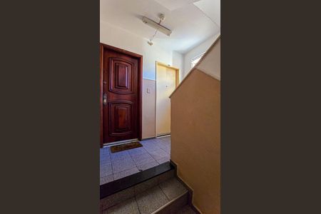 Apartamento à venda com 50m², 2 quartos e sem vagaEscada