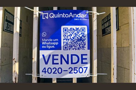 Apartamento à venda com 50m², 2 quartos e sem vagaFachada do Prédio com placa