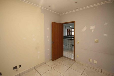 Casa para alugar com 90m², 2 quartos e 1 vagaQuarto 02