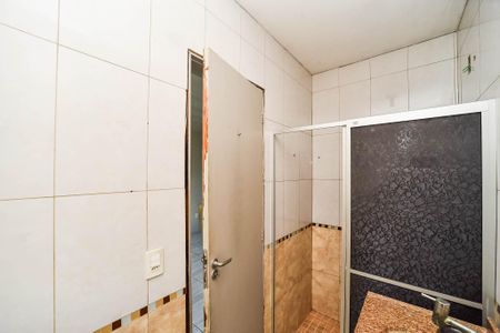 Banheiro de apartamento para alugar com 1 quarto, 50m² em Sarandi, Porto Alegre